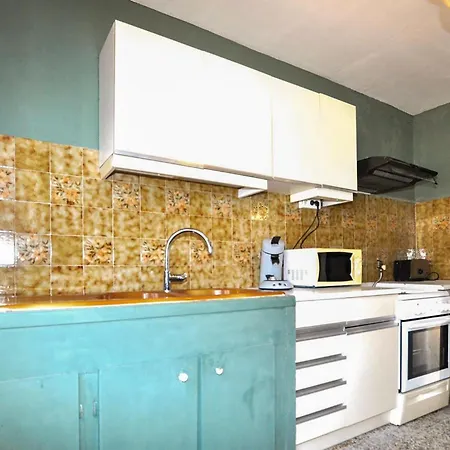 3 Bedroom Awesome In Cyprien