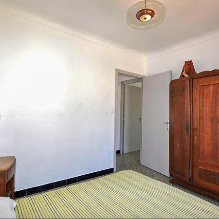3 Bedroom Awesome In Cyprien Prázdninový dům